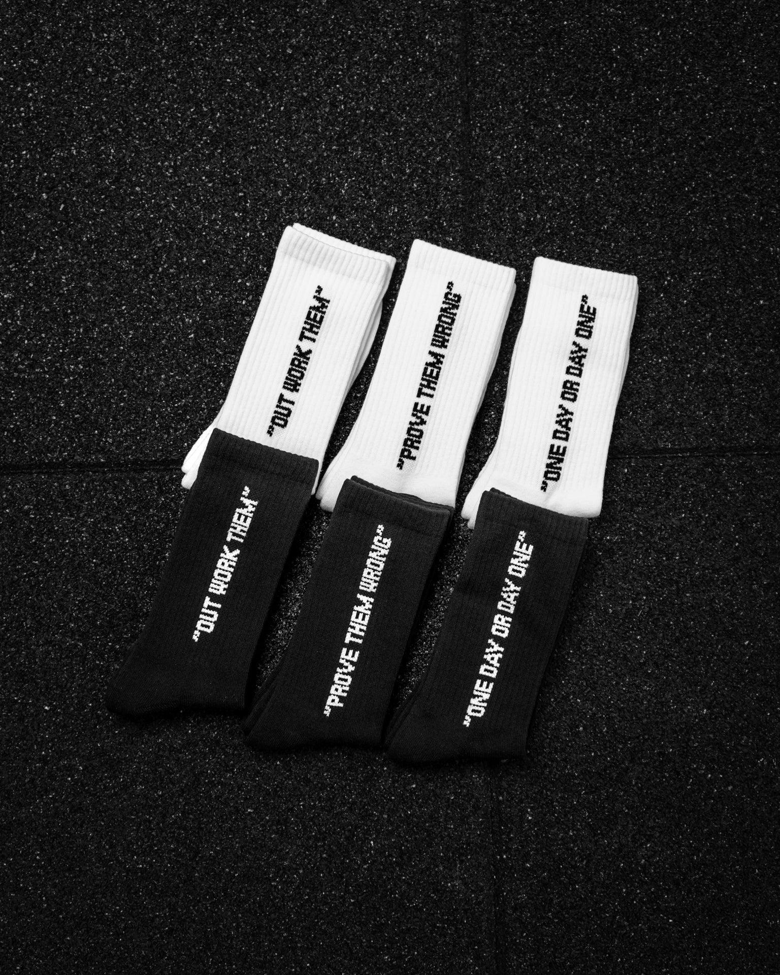 6-PACK WHITE/BLACK